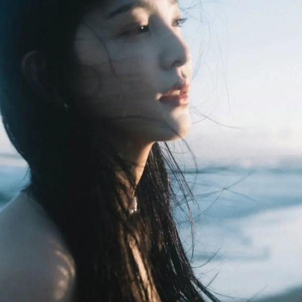 深居其中